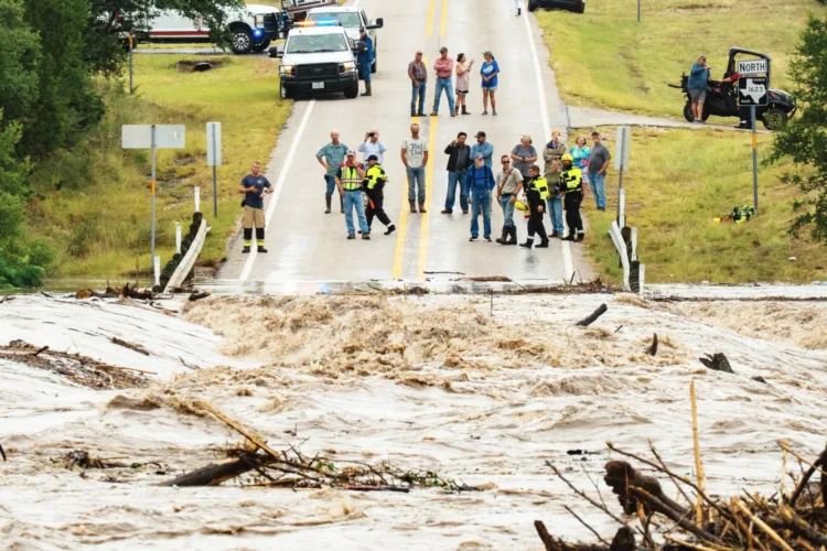 Texas flash floods leave at least 2 dead
